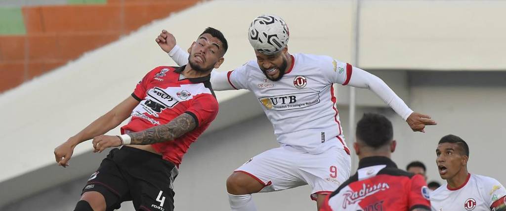 Nacional Potosí y FC Universitario se volverán a enfrentar en los Playoffs del torneo tras medirse en la Copa.
