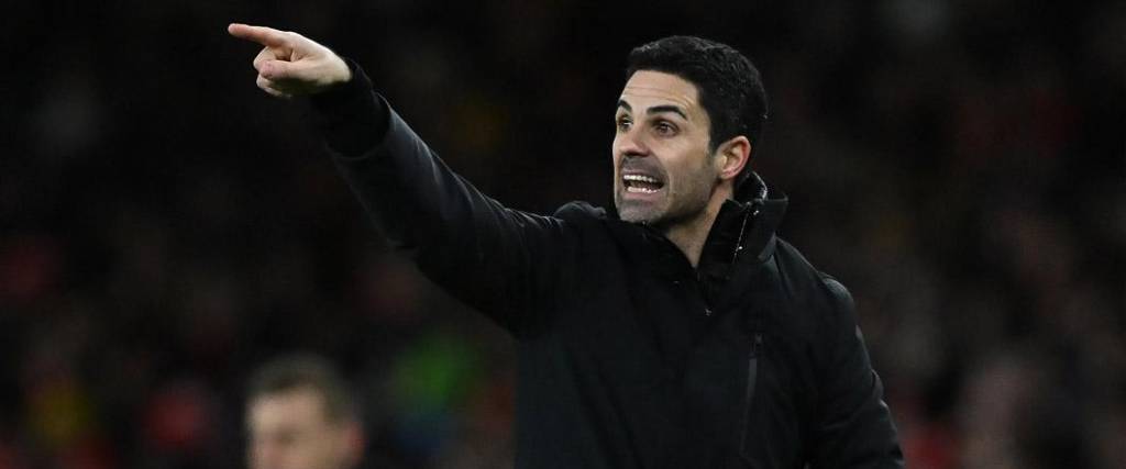 El entrenador español, discípulo de Pep Guardiola, desmintió rescindir con el Arsenal para fichar por el Barsa