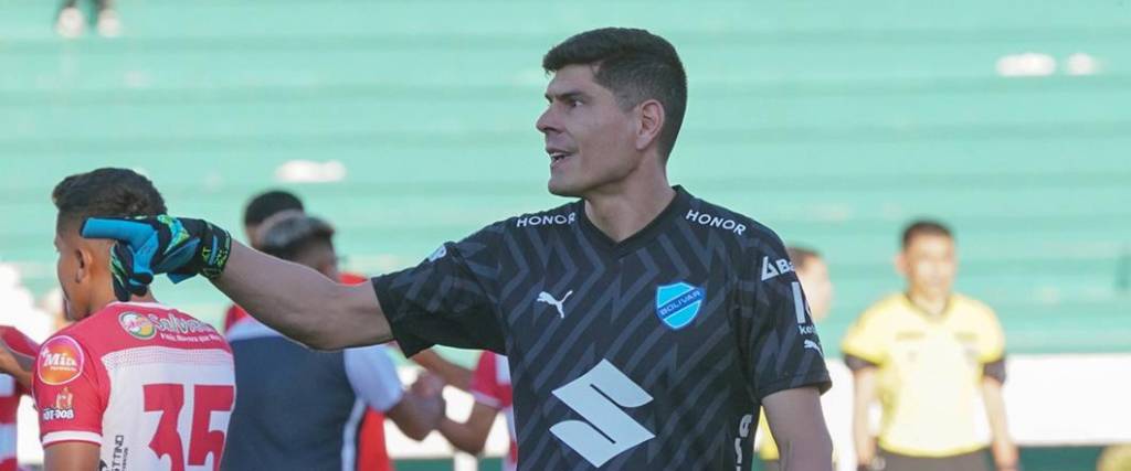 El portero de Bolívar fue clave para la victoria de la academia en su primer partido en el torneo Clausura.