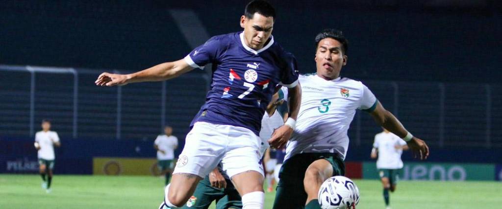 El defensor de Blooming, César Romero, fue uno de los jugadores destacados en la defensa de la Verde.