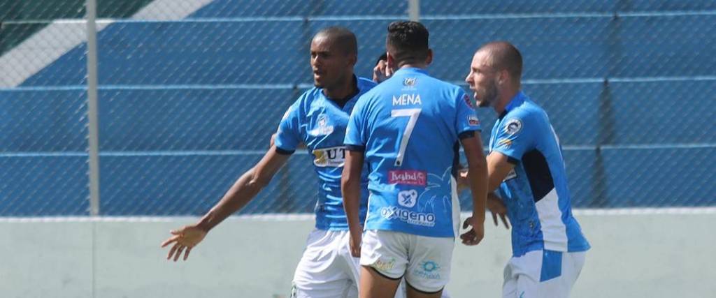 El brasileño Da Silva y el argentino Pasadore anotaron los goles del conjunto celeste para su primera victoria.