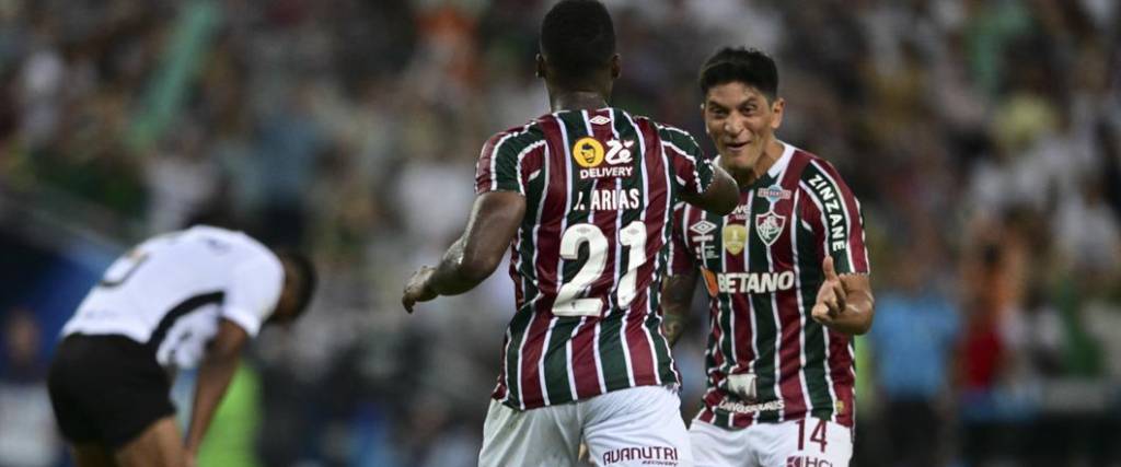 El colombiano Arias anotó dos goles para remontar la eliminatoria y darle un nuevo título al Fluminense.