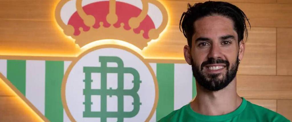 El extremo ofensivo, de 31 años, firmó su renovación con el Betis hasta el final de la temporada 2027.