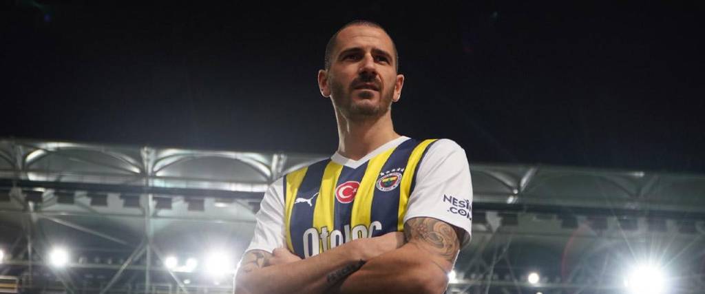 El defensor italiano, campeón de la Eurocopa, ahora defenderá la camiseta del Fenerbahce en Turquía.