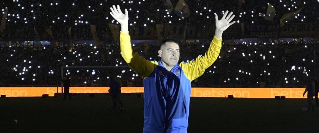 Juan Román Riquelme tuvo su despedida de Boca. Miles de hinchas asistieron el partido en la Bombonera.