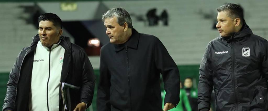 El entrenador Víctor Hugo Antelo decidió alejarse de Oriente tras sostener una reunión con Ronald Raldes.