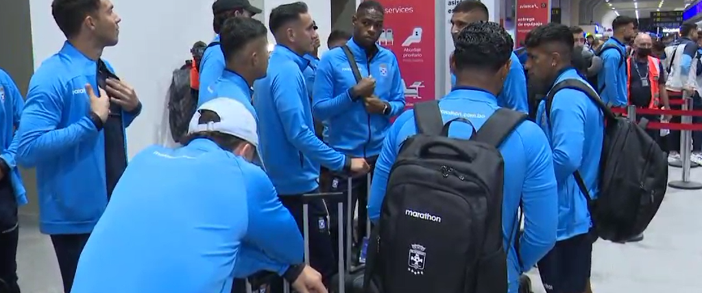 La delegación llegó en la madrugada de este martes al aeropuerto Viru Viru