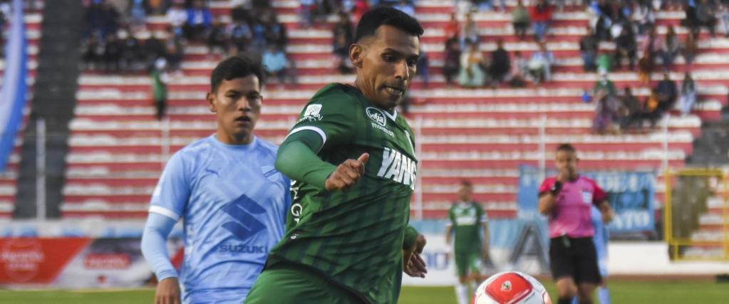 Gilbert Álvarez en el partido del domingo ante Bolívar