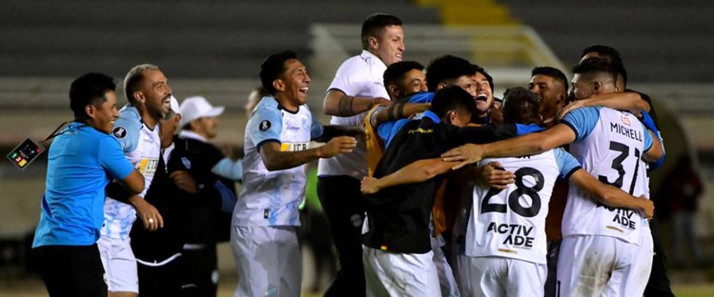 Aurora logró avanzar de fase tras eliminar a Melgar de Perú y ahora disputará la segunda fase de la Copa.