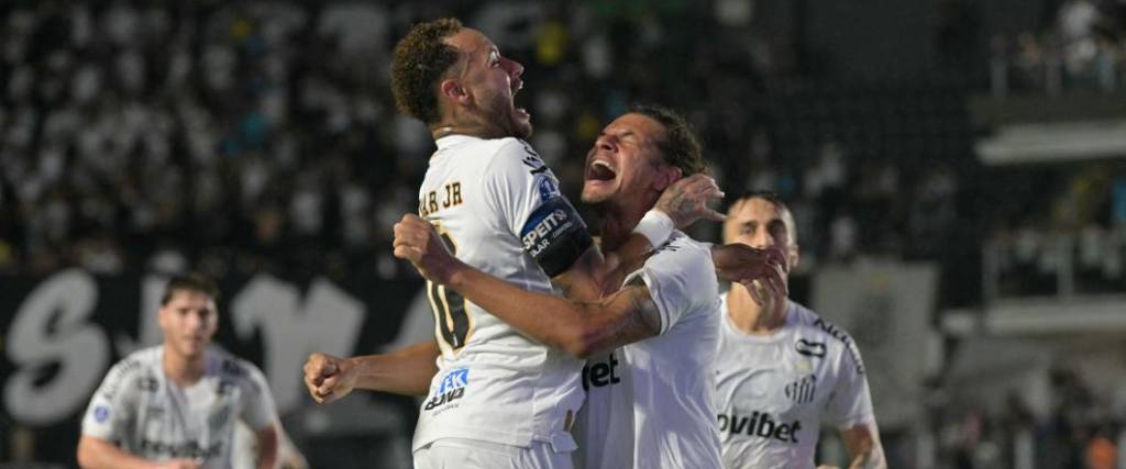 El conjunto paulista logró una victoria por la mínima (2-1) y deberá defender su ventaja en Ambato.