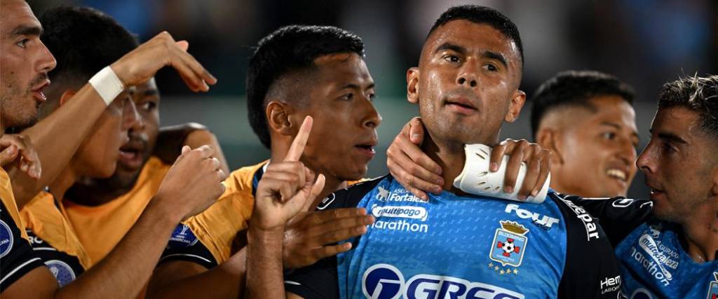 El colombiano Antony Vásquez marcó el tanto que le dio el empate a Blooming en el partido ante River.