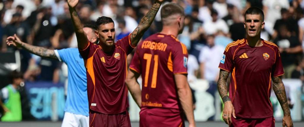 El equipo romano se quedó con la victoria en el derbi de la capital italiana ante la Lazio.