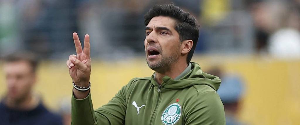 El técnico portugués renovó su contrato con Palmeiras pese a terminar una temporada sin títulos.