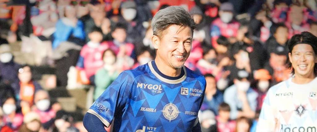 El delantero japonés, de 58 años, seguirá jugando tras fichar por el Fukushima United de la segunda división.