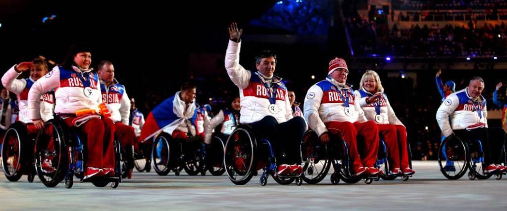 Los atletas paralímpicos rusos podrán utilizar la bandera de su país durante los Juegos de Invierno.