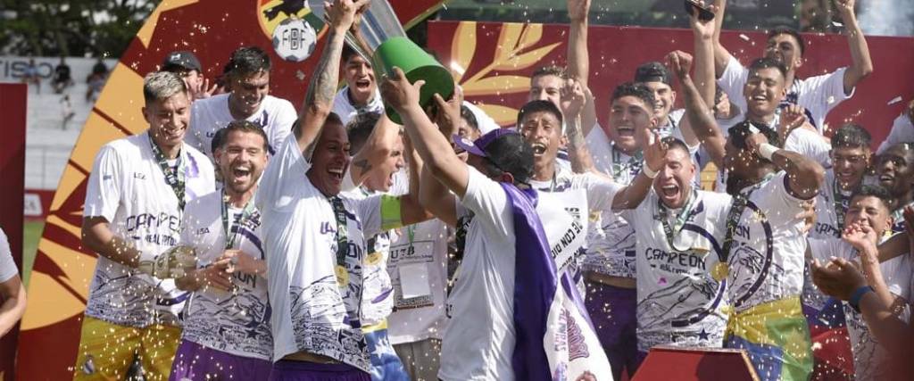 El cuadro lila se coronó campeón de la Copa Simón Bolívar tras imponerse a San Juan FC con un 5-1 global.