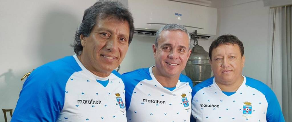 Álvaro Peña fue presentado como nuevo DT de Blooming. Lo acompañarán Rubén Tufiño y Limberg Gutiérrez