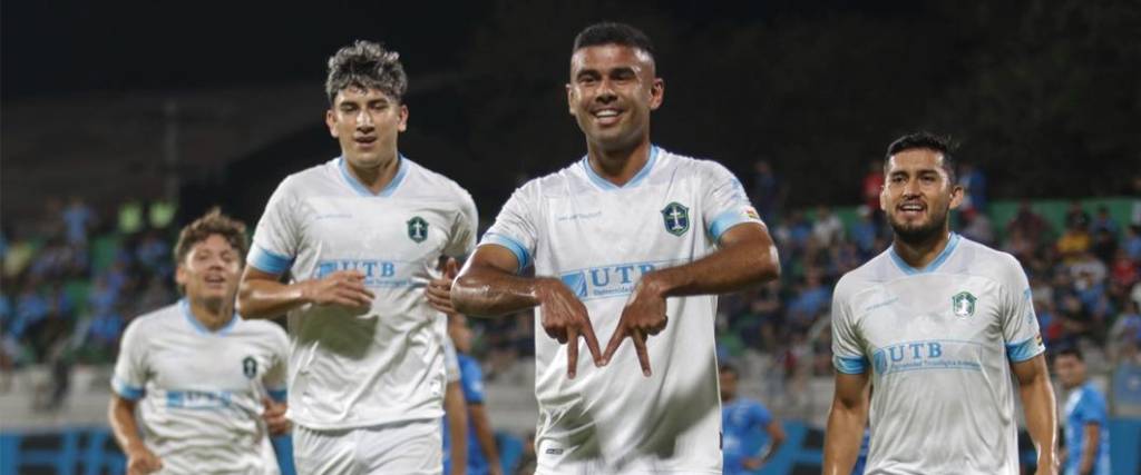El colombiano Anthony Vásquez marcó dos goles de penal para la victoria del conjunto del trópico.