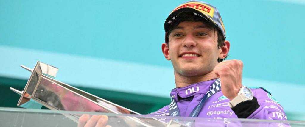 El piloto italiano, de 19 años, logró su tercera victoria seguida en la temporada de Fórmula 1