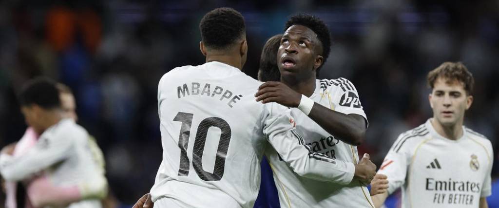 El astro francés y el delantero brasileño fueron silbados por los hinchas del Madrid en el Bernabéu.