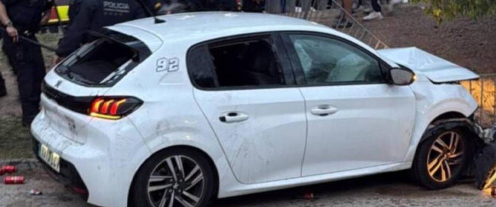 Este es el auto que provocó el atropello en las afueras del estadio del Espanyol durante el derbi catalán.