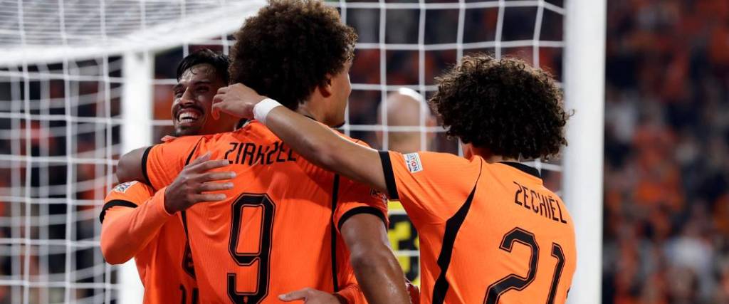 El equipo neerlandés quedó a un paso de los cuartos de final tras vencer nuevamente por 2-1 a Serbia.