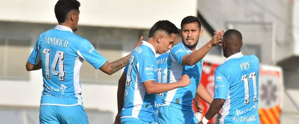 San Antonio logró su segundo triunfo de local en el torneo tras vencer por 2-1 a Real Oruro.