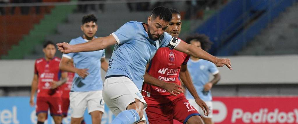 Guabirá venció a Aurora por 0-2 en el estadio Félix Capriles de Cochabamba.