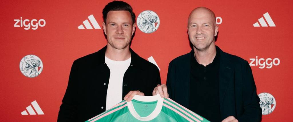El portero alemán fue presentado como nuevo jugador del Ajax de Países Bajos.