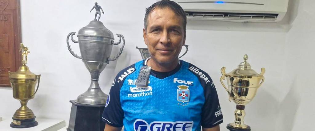 Raúl Gutiérrez fue ratificado como nuevo técnico de Blooming tras la renuncia de Mauricio Soria.