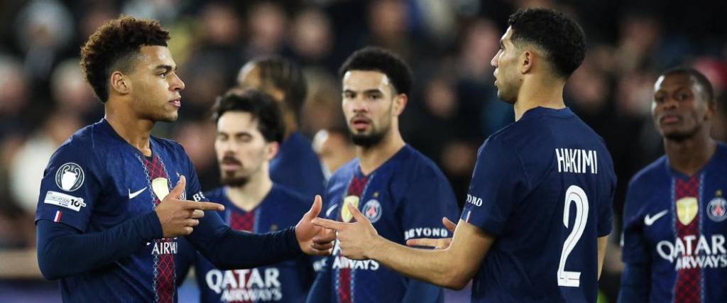 El joven delantero Désiré Doué marcó uno de los goles para la remontada del conjunto parisino ante Mónaco.