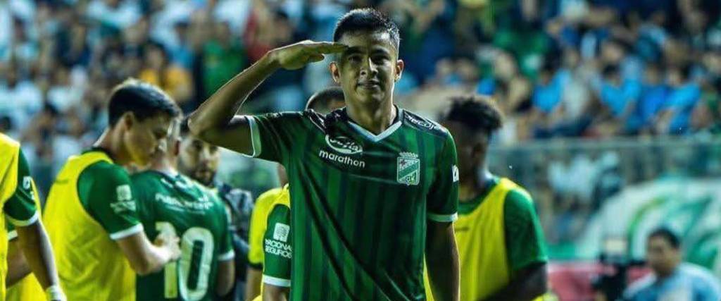 El delantero montereño, de 32 años, reclama el pago de 58.800 dólares por siete meses impagos de 2024.