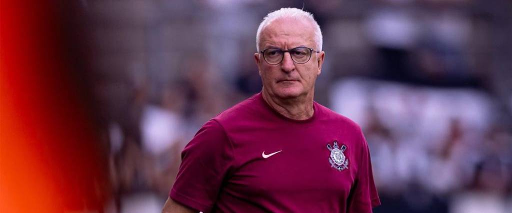 El técnico brasileño fue despedido del ‘Timao’ tras la caída del conjunto paulista ante Internacional.