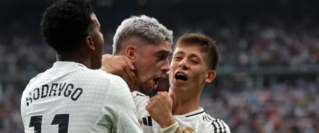 El uruguayo Valverde anotó el primer tanto del Real Madrid para la victoria de local ante Valladolid.