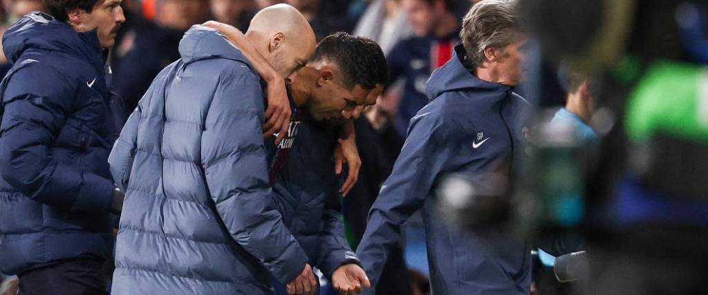 El marroquí Hakimi terminó lesionado tras una dura entrada por parte del colombiano Luis Díaz.