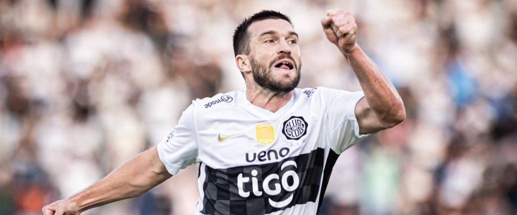 El defensor neozelandés anotó un golazo para la victoria de Olimpia 5-0 ante Rubio Ñu.