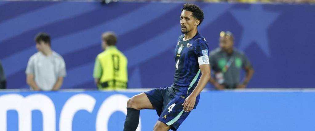 El capitán Marquinhos no entrenó con la ‘Canarinha’ por precaución.