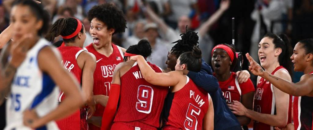 El equipo femenino de Estados Unidos logró la medalla de oro tras vencer a Francia en la final de baloncesto.