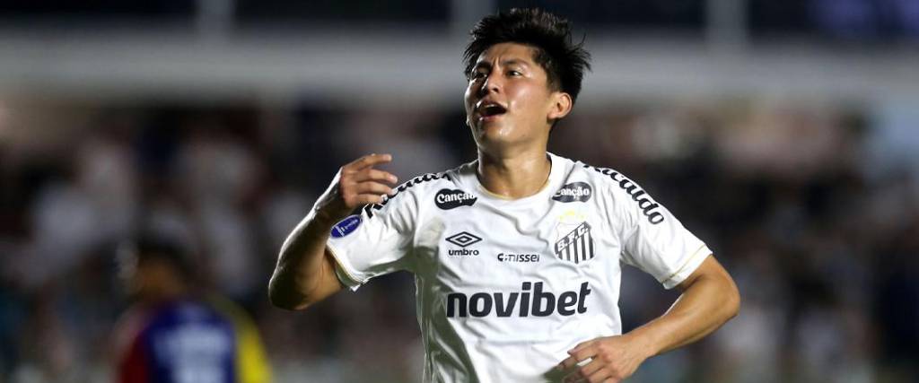 El futbolista boliviano marcó un gol para encaminar la victoria del Santos ante UCV en Brasil.