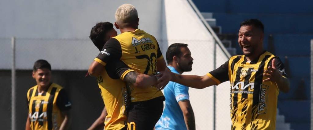 Con goles de García y Chávez, el Tigre sacó ventaja en el primer tiempo para lograr un triunfo en Entre Ríos
