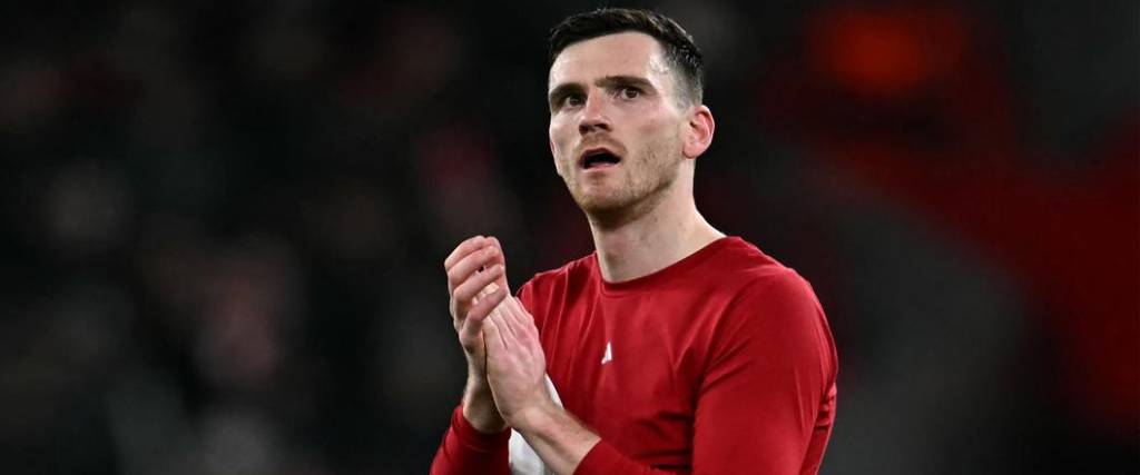 El defensor escocés, ganador de tres títulos con el Liverpool, dejará el club inglés después de nueve años.