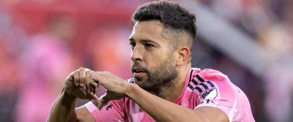 El defensor español pondrá fin a su carrera una vez finalice la temporada en la Major League Soccer.