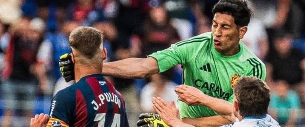 El portero argentino fue sancionado con 13 partidos de suspensión por la agresión a Jorge Pulido.