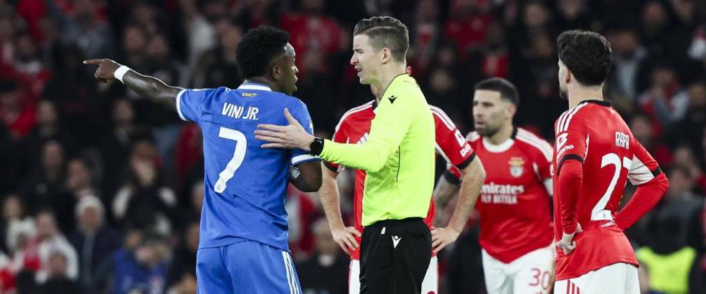 El delantero brasileño denunció ante el árbitro François Letexier que fue víctima de un insulto racista.