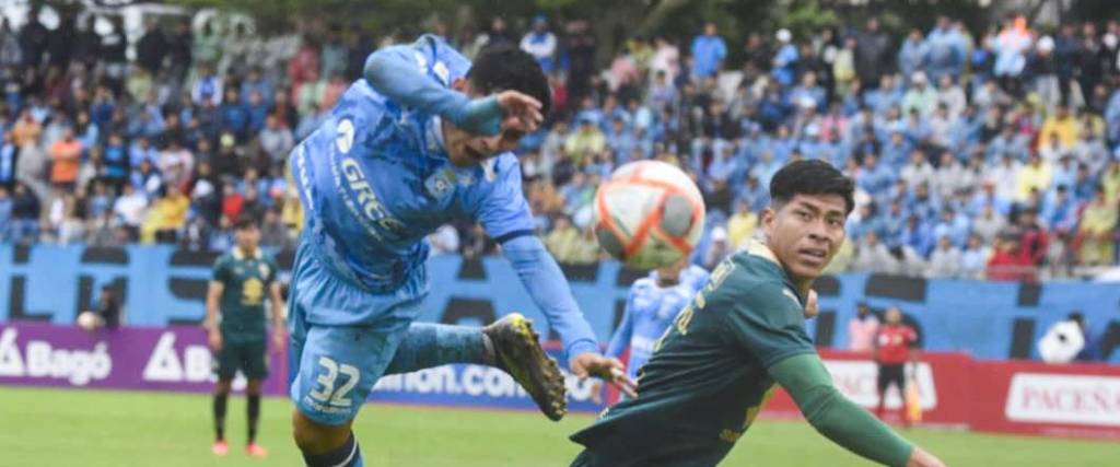 Ambos equipos terminaron con 10 jugadores por las expulsiones de Leonel Justiniano y Matías Abisab.