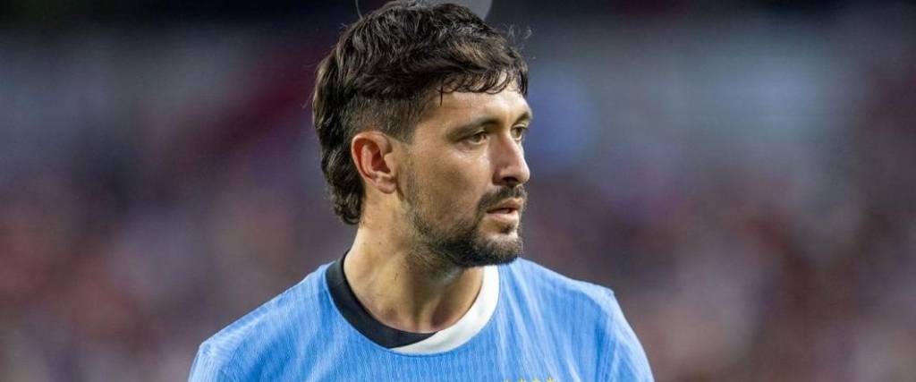 El mediocampista de Flamengo no será desafectado de la selección uruguayo, pese a confirmarse su lesión.