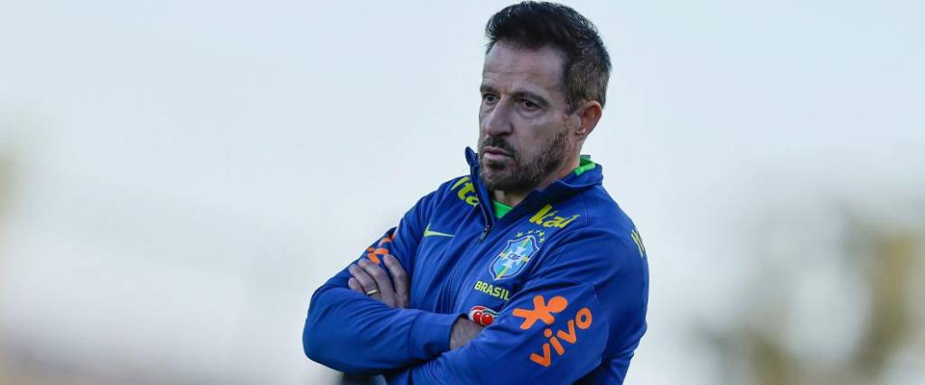 El DT de la selección brasileña fue destituido de su cargo tras la eliminación de la ‘Canarinha’ en el Mundial.