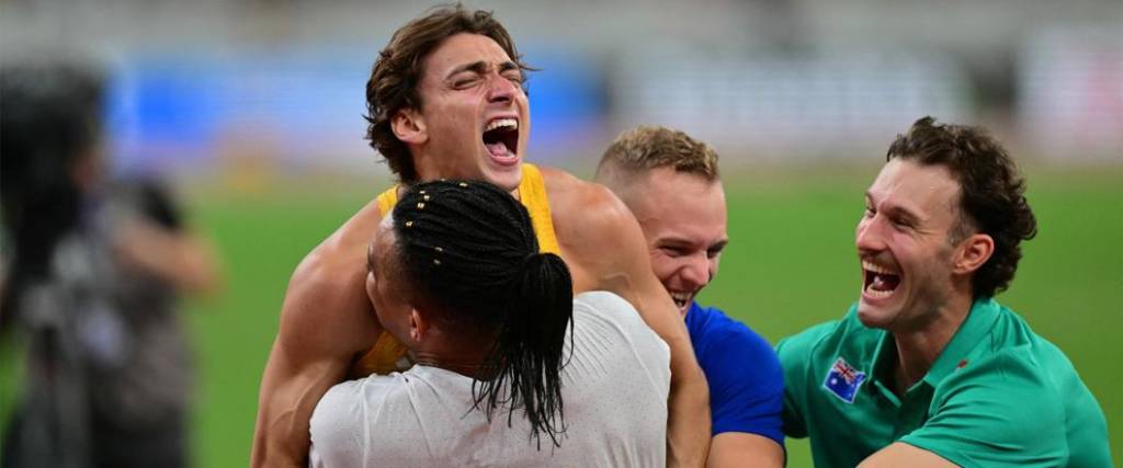 El sueco Armand Duplantis logró un nuevo récord mundial tras superar los 6,30 m en salto con garrocha.