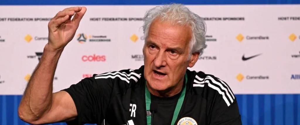 El técnico neerlandés decidió dar un paso al costado tras problemas internos con los jugadores de Curazao.