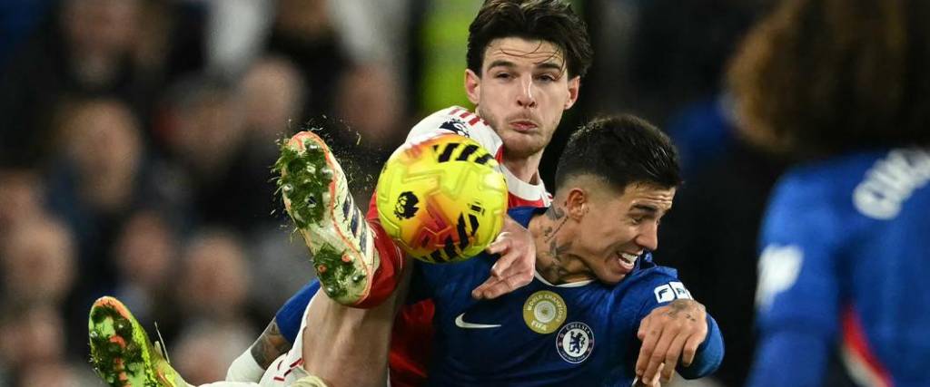 El derbi de Londres terminó igualado 1-1 entre Chelsea y Arsenal, que conserva su liderato en la Premier.